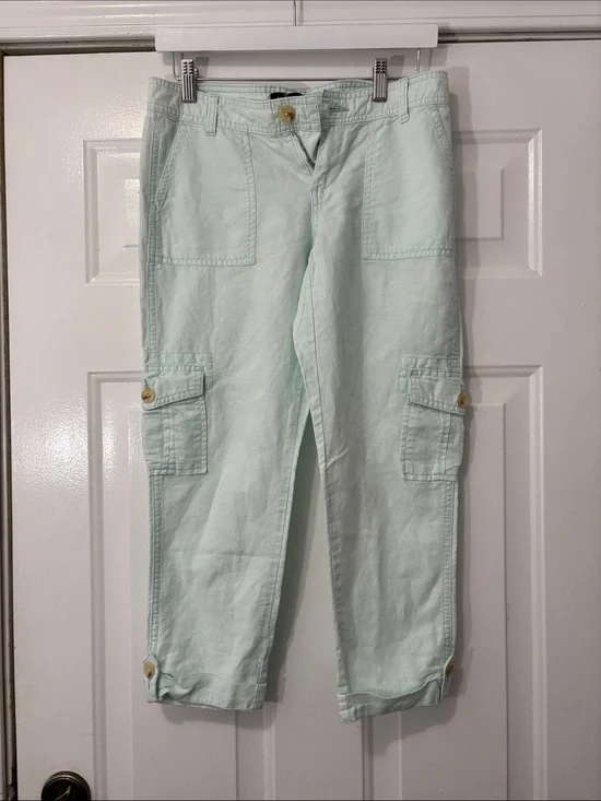 Banana Republic brand cropped pants Size 2. (Martin Fit)