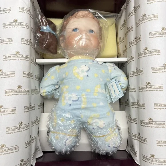 Vtg Ashton Drake Porcelain Doll JOHNNY Praying 1993 Yolanda Bello w/ COA