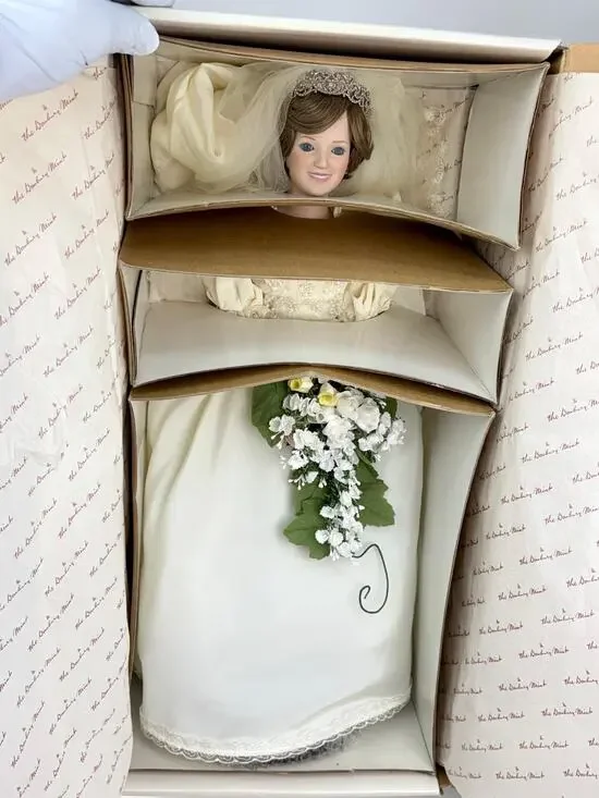 NIB Danbury Mint Princess Diana Bride Doll Commemorative Edition w/ Box NRFB