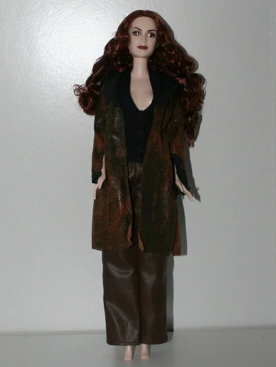 Mattel 2010 Twilight Saga Eclipse Victoria Barbie Doll