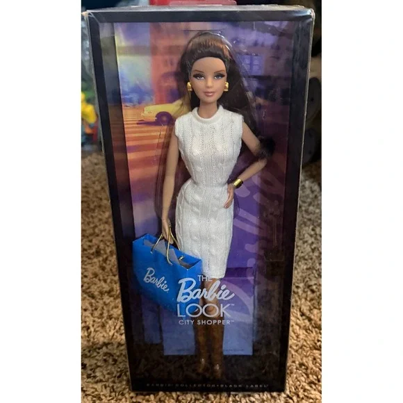 Mattel-Barbie the Look Collection City Shopper Black Label Doll (NWT)