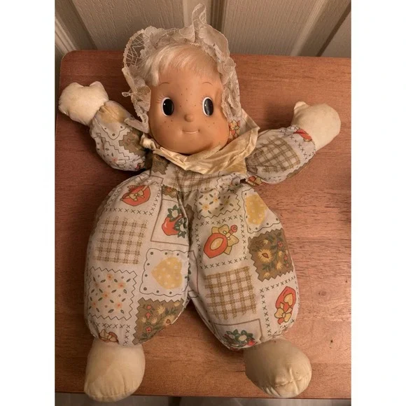 Uneeda Precious‎ Moments Soft Plush Baby Doll Rubber Face Blonde Freckles 13