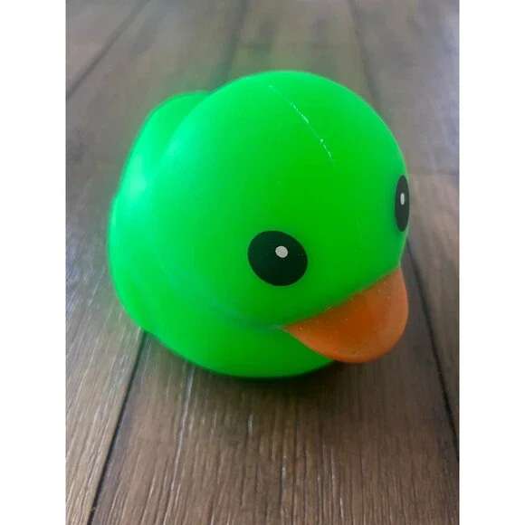Toymendous Laffy Quacks, Jumbo Squishy Ducks GREEN