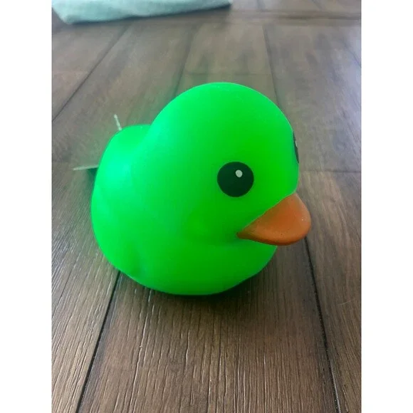 Toymendous Laffy Quacks, Jumbo Squishy Ducks green