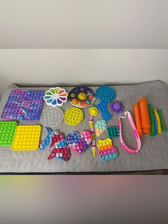Assorted Kids Fidget Toy Set - Multicolor Pop-It & Sensory Toys