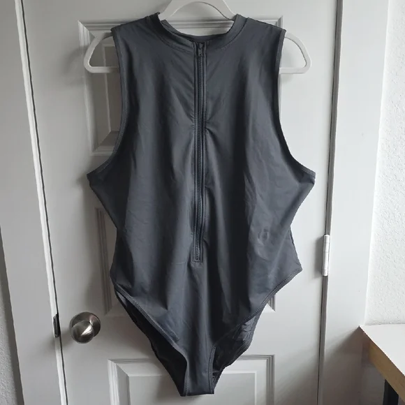SKIMS Recycled Swim Sleeveless Zip-Up Bodysuit Gunmetal 4X G156