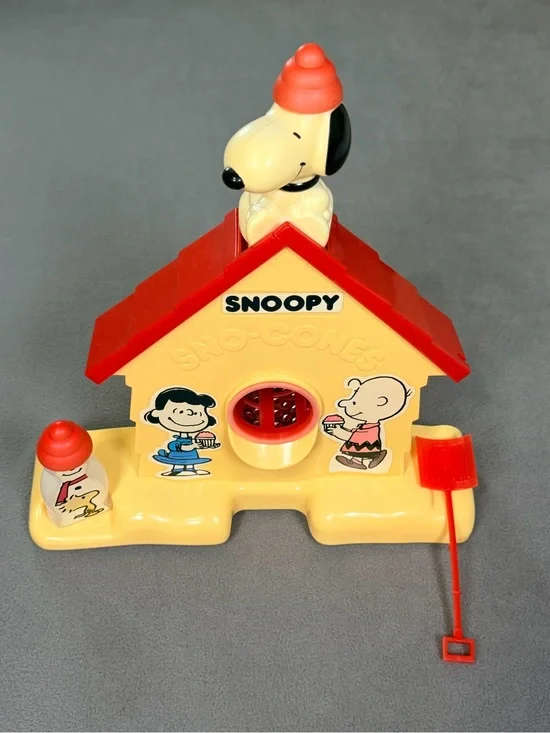 Vintage Snoopy Sno-Cone Machine Peanuts Snow Cone Maker Shaved Ice