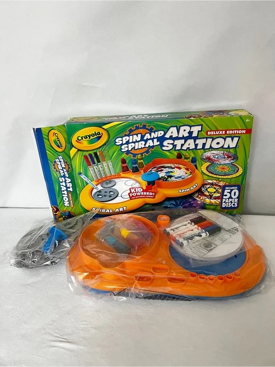 Crayola Spin & Spiral Art Station Deluxe, DIY Crafts, Toys for Boys & Girls 6+