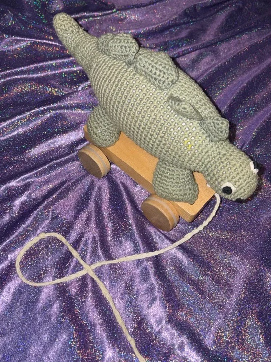 Sebra Crochet Stegosaurus Dinosaur Pull Toy