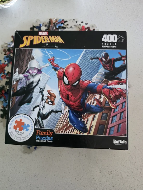Marvel Spider-Man 400-Piece Puzzle - Red & Blue 396 Pieces 4 Pieces Missing