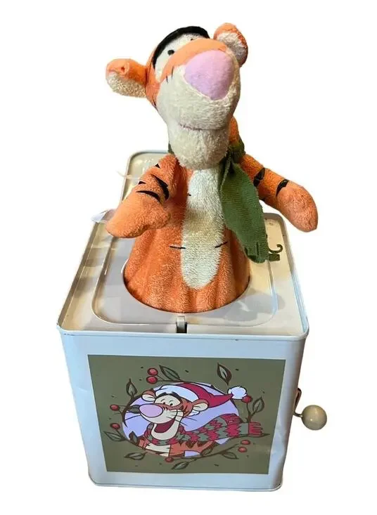 Rare 2010 Gemmy Disney Winnie the Pooh Tigger Jack in the Box Christmas