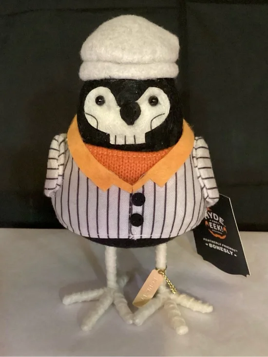 Target 2026 Hyde & EEK Featherly Friends Halloween Bird “BONELY”