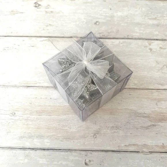 Christmas Snowflake Candles Gift Set Includes Seasonal Winter Snow Flakes NEW