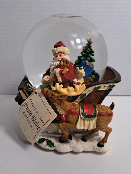 Target Limited Edition Santa Claus Snow Globe Plays 