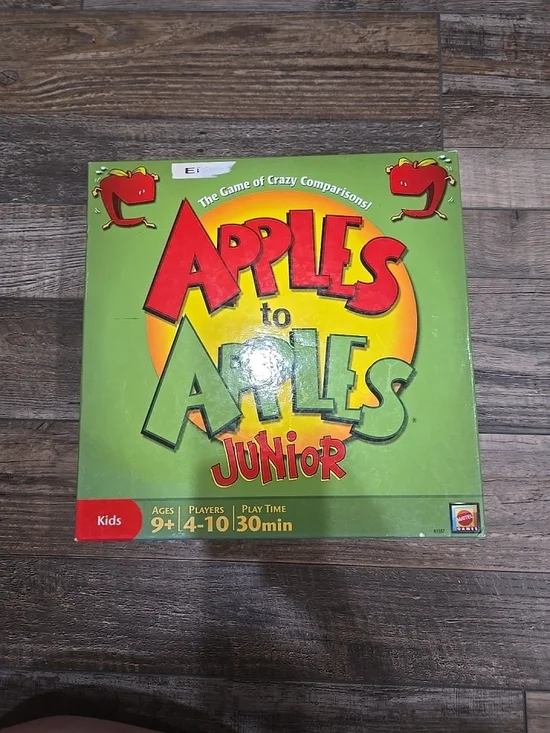 Apples to Apples Junior Kids Party Game - Green