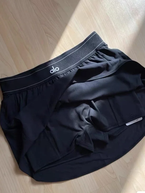 ALO Yoga Navy and White Hex Print Mini Skirt