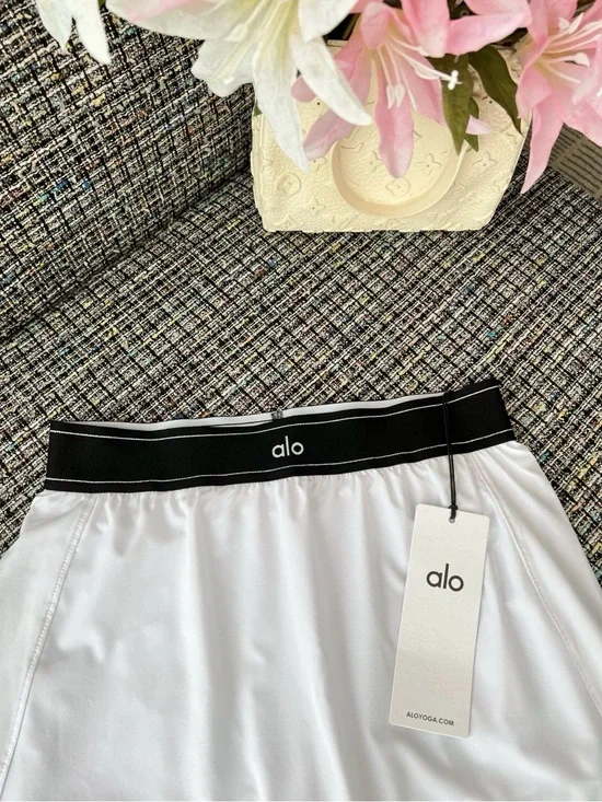 ALO Yoga White Midi Skirt with Black Elastic Waistband