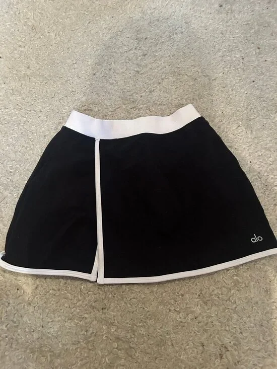 Alo Yoga tennis skirt