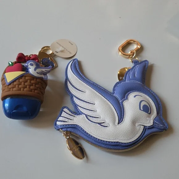 Bath & Body Works Disney SNOW WHITE Bag Charm and‎ Sanitizer Holder.