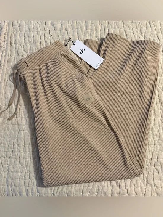 NWT Alo Muse Wide Leg Pant
