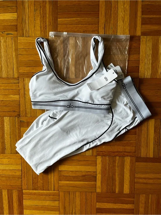 ALO Yoga White Sports Bra and Leggings with Black Piping