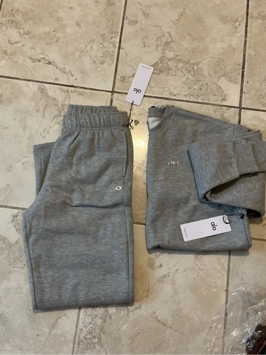 ALO Yoga Kids Light Grey Jogger Sweatpants Set