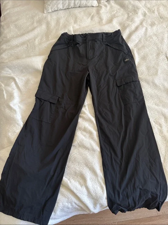ALO Yoga Black Wide-Leg Cargo Pants