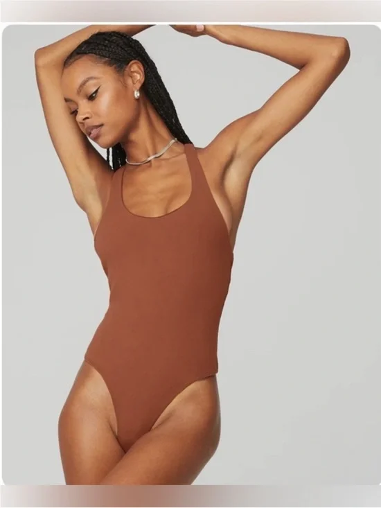 Alo Yoga Sleek Back Bodysuit in Rust Large
