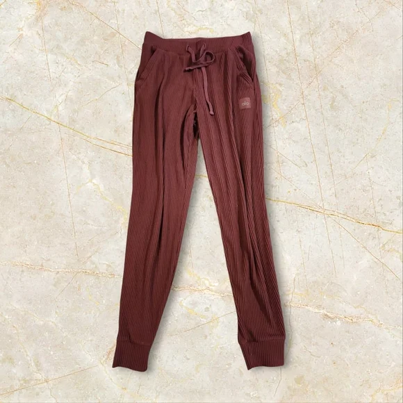 ALO Yoga Ribbed Joggers in Deep Rose Size Medium