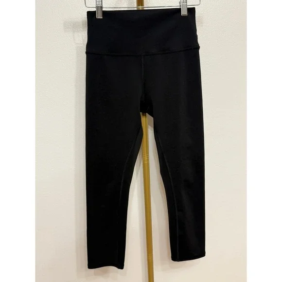 ALO Yoga, Cropped Leggings, Black, S, Excellent, $88