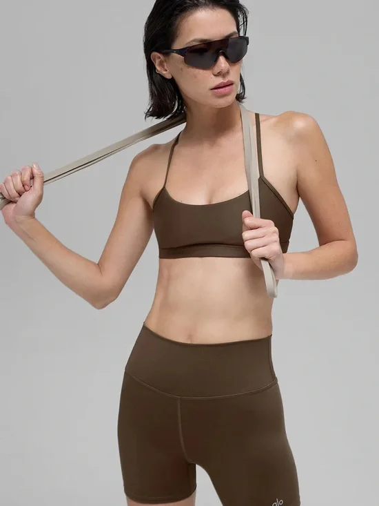 ALO Airlift Intrigue Bra in Espresso