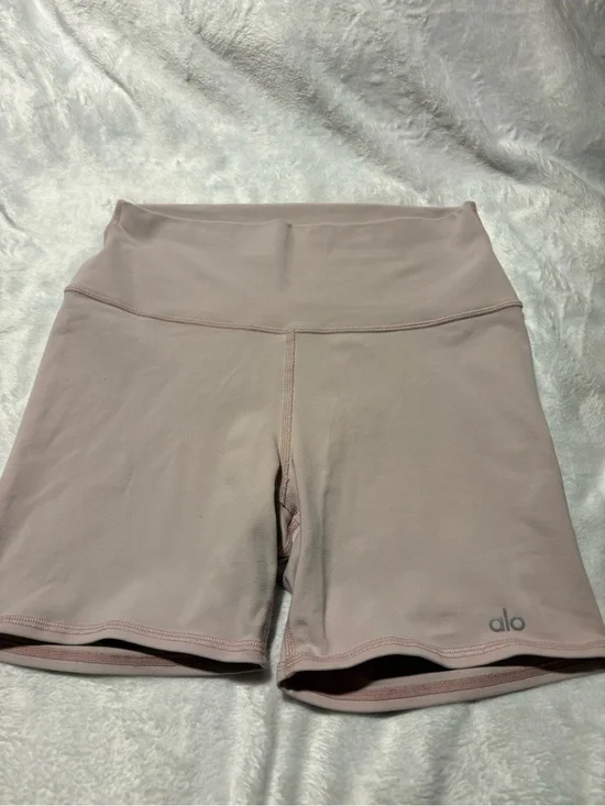 ALO Yoga High-Rise Bike Shorts - Light Pink