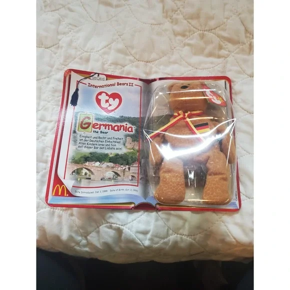 Germania the Bear Ty Beanie Baby NEW! Retired International Bears II 2000 Sealed