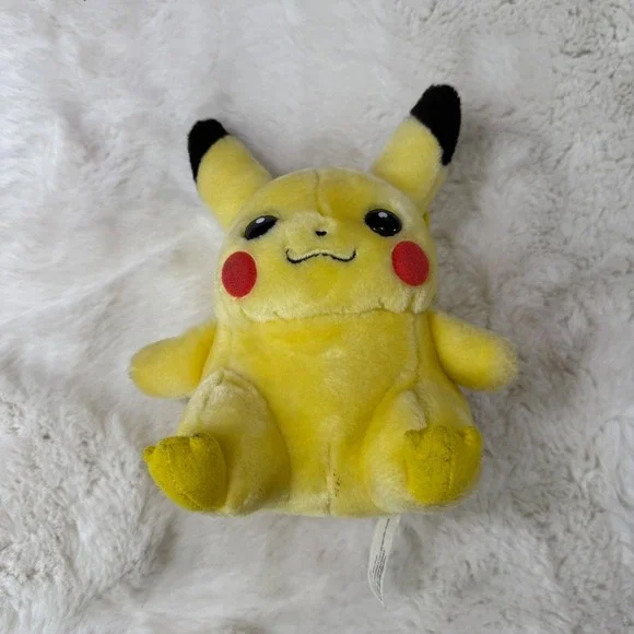 Nintendo Pikachu Plush Yellow Vintage 1998 Hasbro Pokemon Collectible Toy