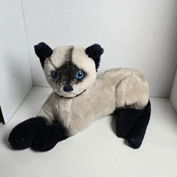 Dakin 1973 Siamese Cat Stuffed Plush Animal Laying Down With Collar Blue Eyes