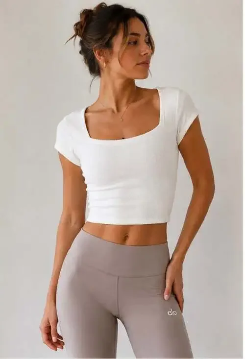 🤍 Alo Yoga Terry Beachside Short Sleeve Crop Top – Ivory/White – XS – NWT