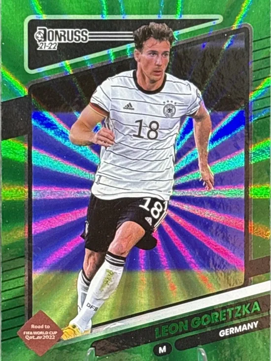 Panini Donruss Leon Goretzka Soccer Card - Green Laser Prizm
