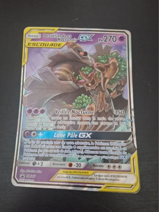Carte Pokémon SM217 Desseliande & Noctunoir GX 270 PV Promo – Français