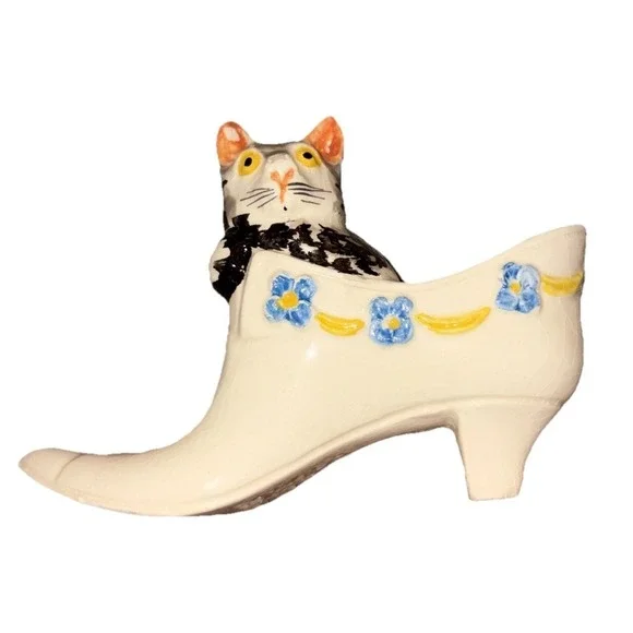 Vintage Ceramic Cat in Boot Planter‎ Vase Black White Kitty Floral Decor