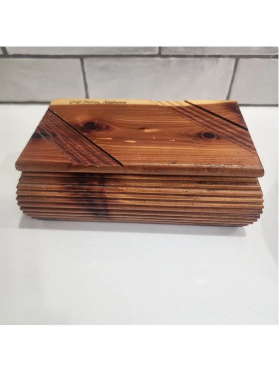 Vintage Gulf Shores Alabama Aromatic Cedar Keepsake Box Souvenir Trinket Box