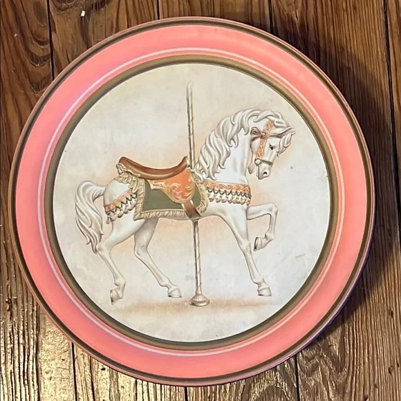 Vintage 1991 Sweetie Bear Bakery Tin Carousel White Horse Peach Gold Cherubs 9.5