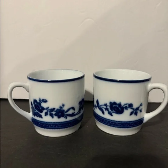 WILLIAMS SONOMA Blue TEA CUP set of 2