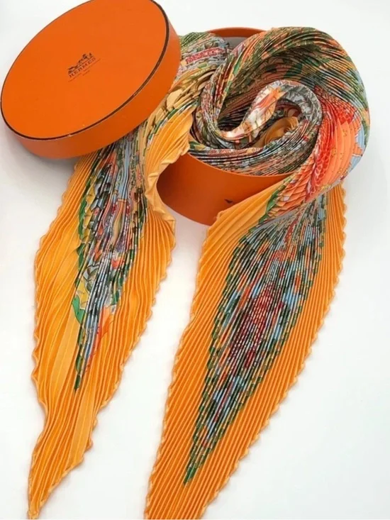 Auth Hermes Pleated Axis Mundi/AMAZONIA Silk Scarf W/Box