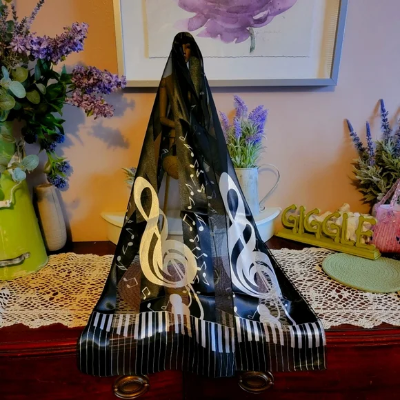 Musical Print Scarf 🧣