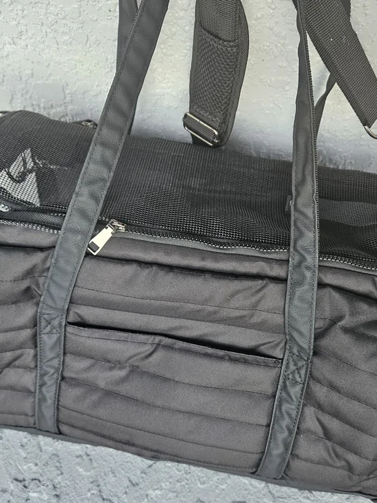 Men's Black Quilted Duffel Bag - Versatile Travel & Gym Tote