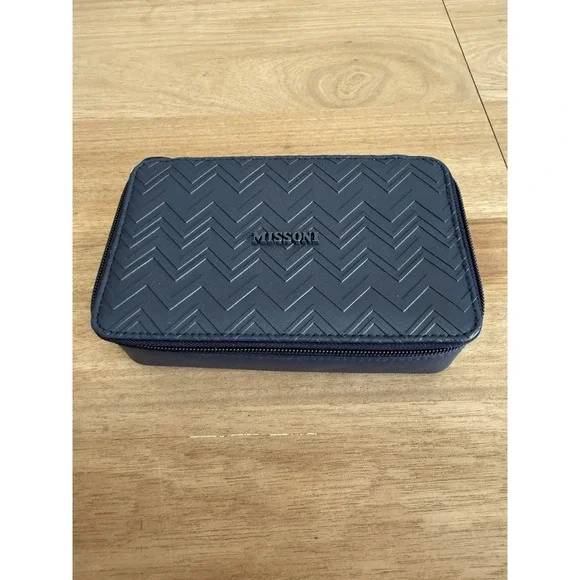Missoni‎ x Delta Airlines Amenity Case Travel Pouch – Chevron Pattern