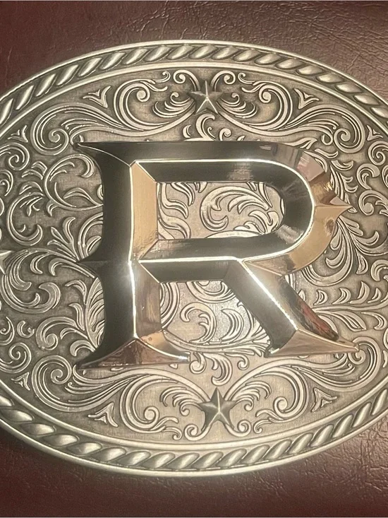 New men/women. Silvertone “R” Belt Buckle-Western Statement. Raised design.NIP