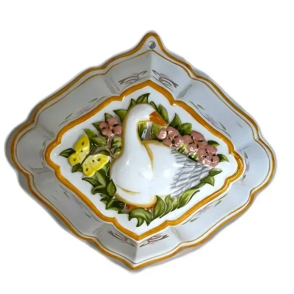 Vintage Franklin Mint - Le Cordon Bleu - Goose Wall Pocket Porcelain Decor 1986
