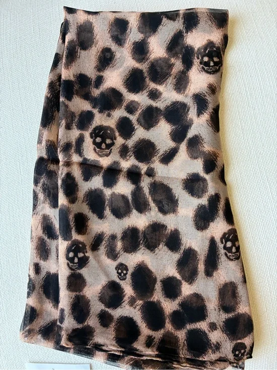 *NWT* Alexander McQueen 140*140cm 🐆 Skull Leopard Silk Scarf ✨