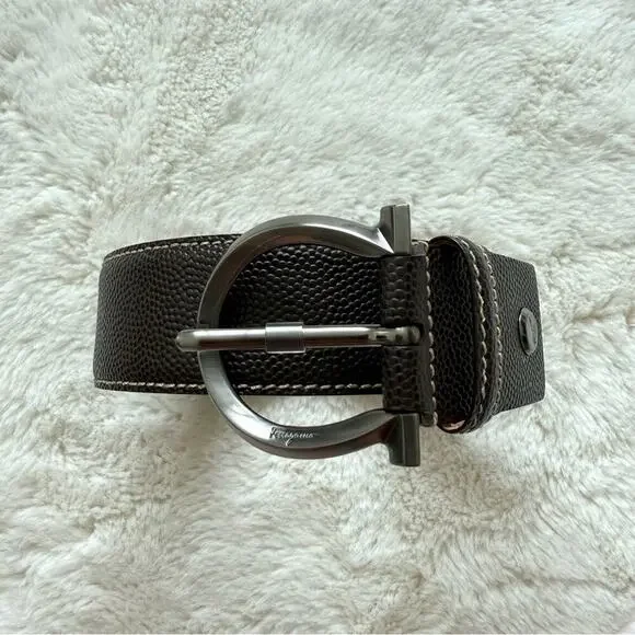 Salvatore Ferragamo  stingray genuine leather  belt size 67 Authentic Retail 950